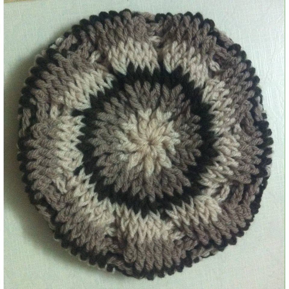 Mũ nồi pha màu tông nâu. Hand made. Đội đc nhiều kiểu. Lệch phải. lệch trái. ngả ra sau, chụp thẳng xuống.