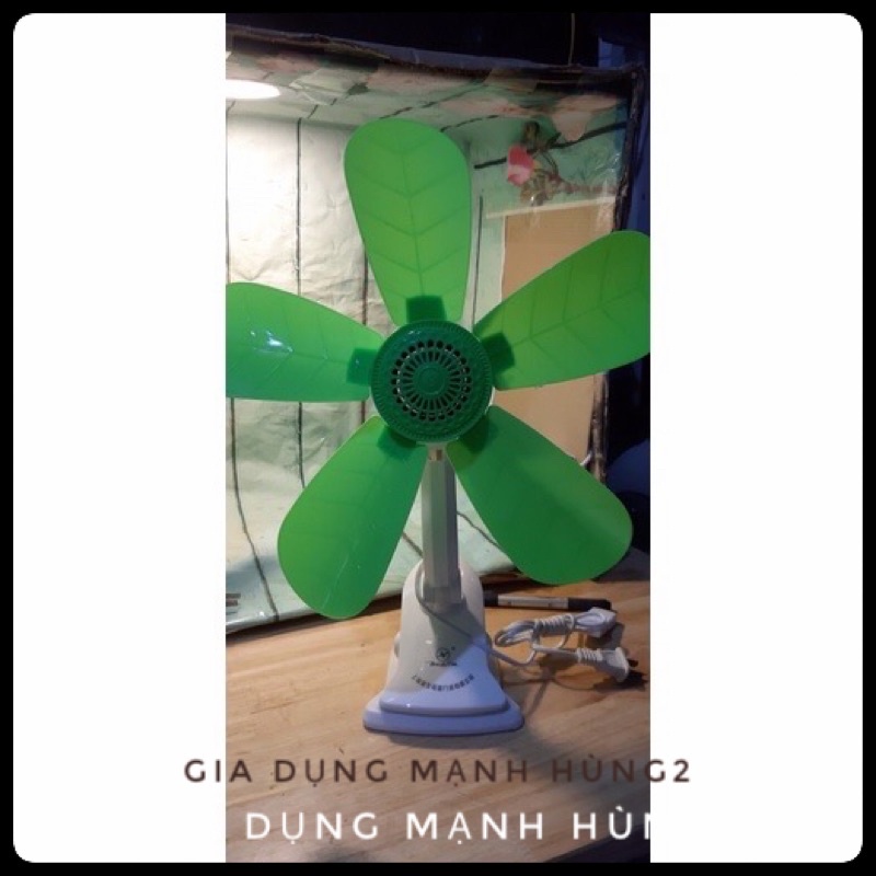 Quạt kẹp đa năng sải cánh 30cm - Quat kẹp sải cánh20cm- Quạt màn em bé  ,Xoay 180 độ,Điện 220v.Tiện dụng cho Văn phòng