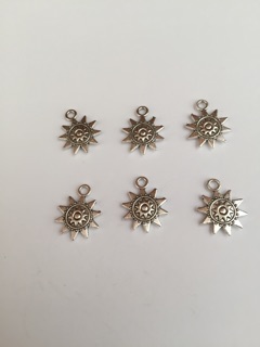 Charm Mặt Trời May Mắn Xâu Vòng