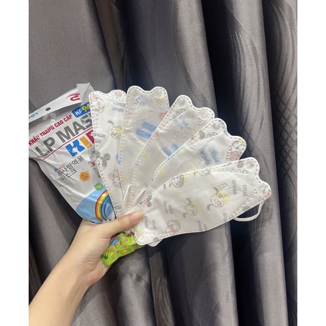 THÙNG 600c KHẨU TRANG KF94 BÉ
