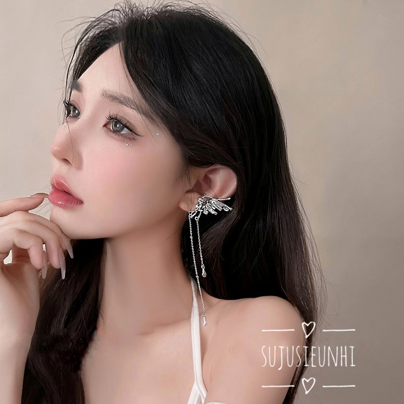 (KHÔNG XỎ) khuyên tai kẹp vành hình cánh bướm cách điệu phối xích thả dài duyên dáng