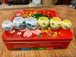 Cóng sứ chào mào , choè