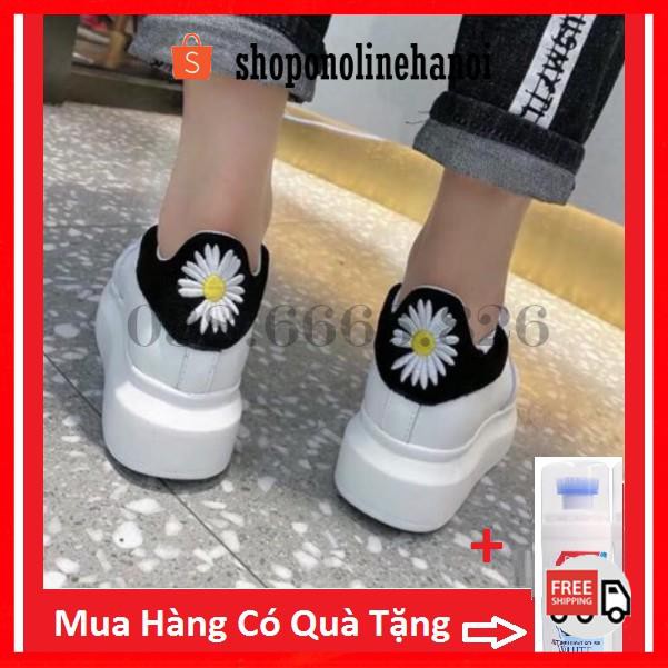 Giày Nữ MCQ thể thao gót hoa cúc sau hót trend TẶNG NGAY NƯỚC LAU GIÀY