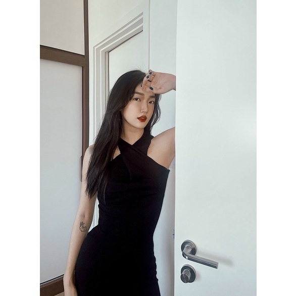 Đầm body cổ yếm chéo to không tay vải xốp nhún dáng dài qua gối 3 màu | BigBuy360 - bigbuy360.vn