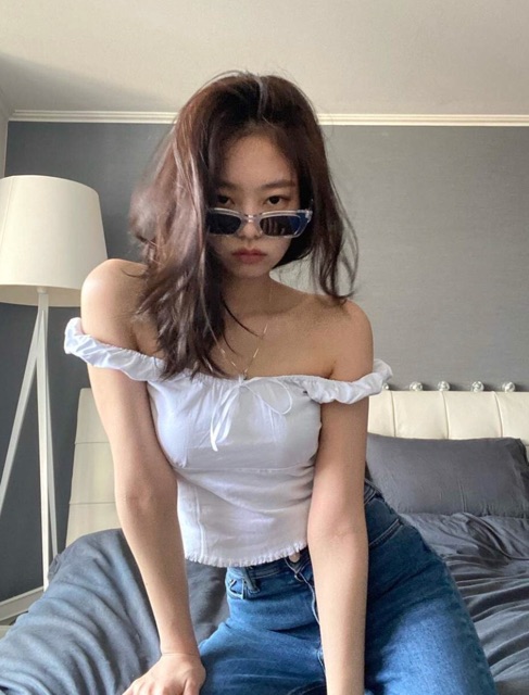 Áo Trễ Vai Trắng Giống Jennie Blackpink