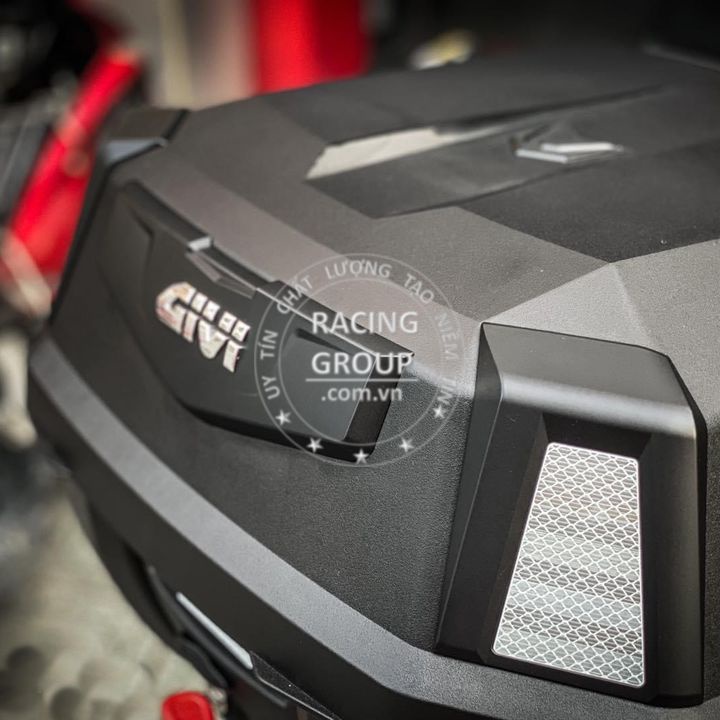 Thùng sau givi B42N-ADV 42 Lit  có tựa lưng, chống sốc, phản quang hàng chính hãng bảo hành 2 năm