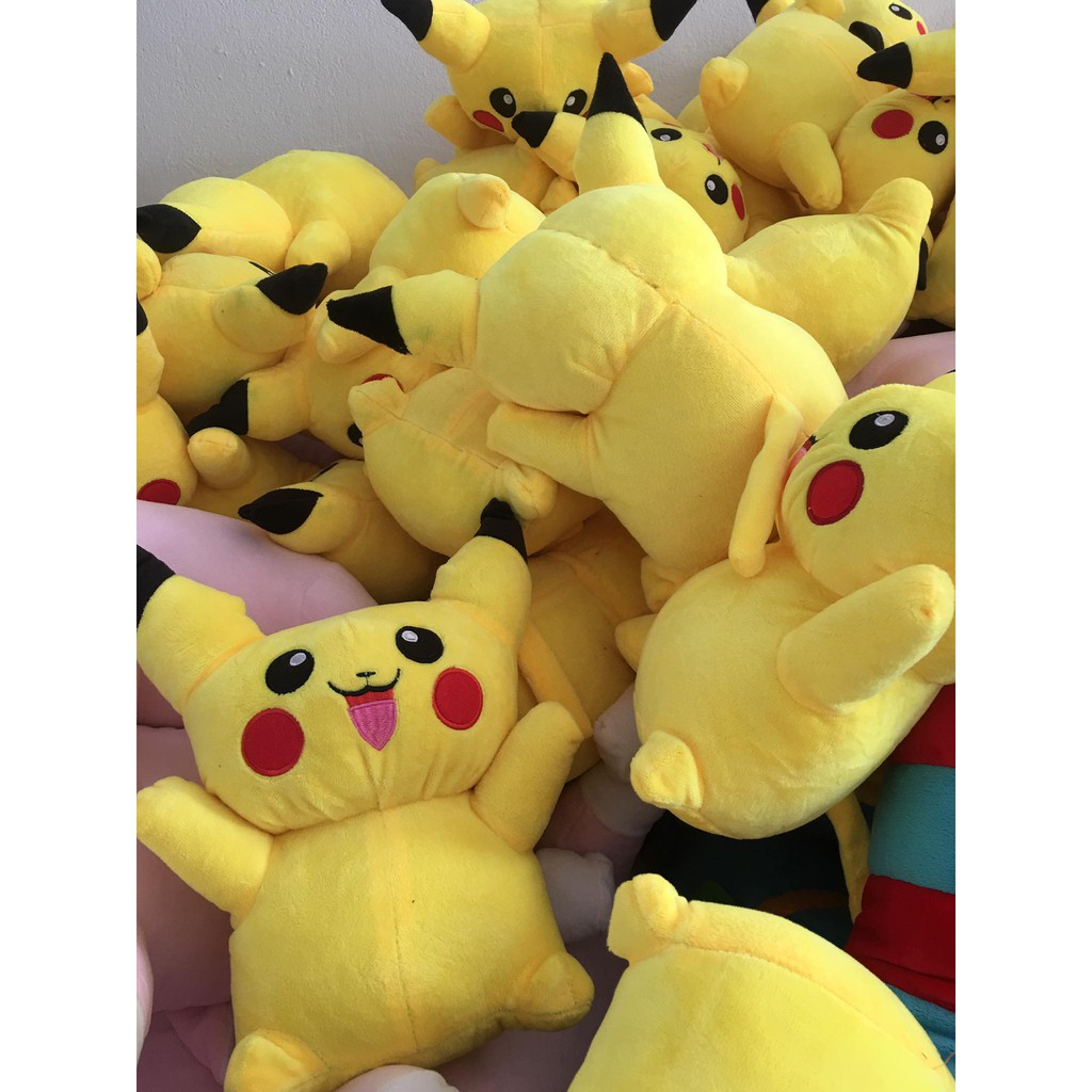 gấu bông hình pikachu rất dễ thương