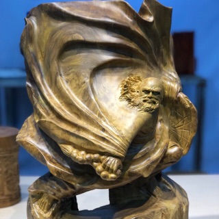 Đạt ma múa võ gỗ giáng hương