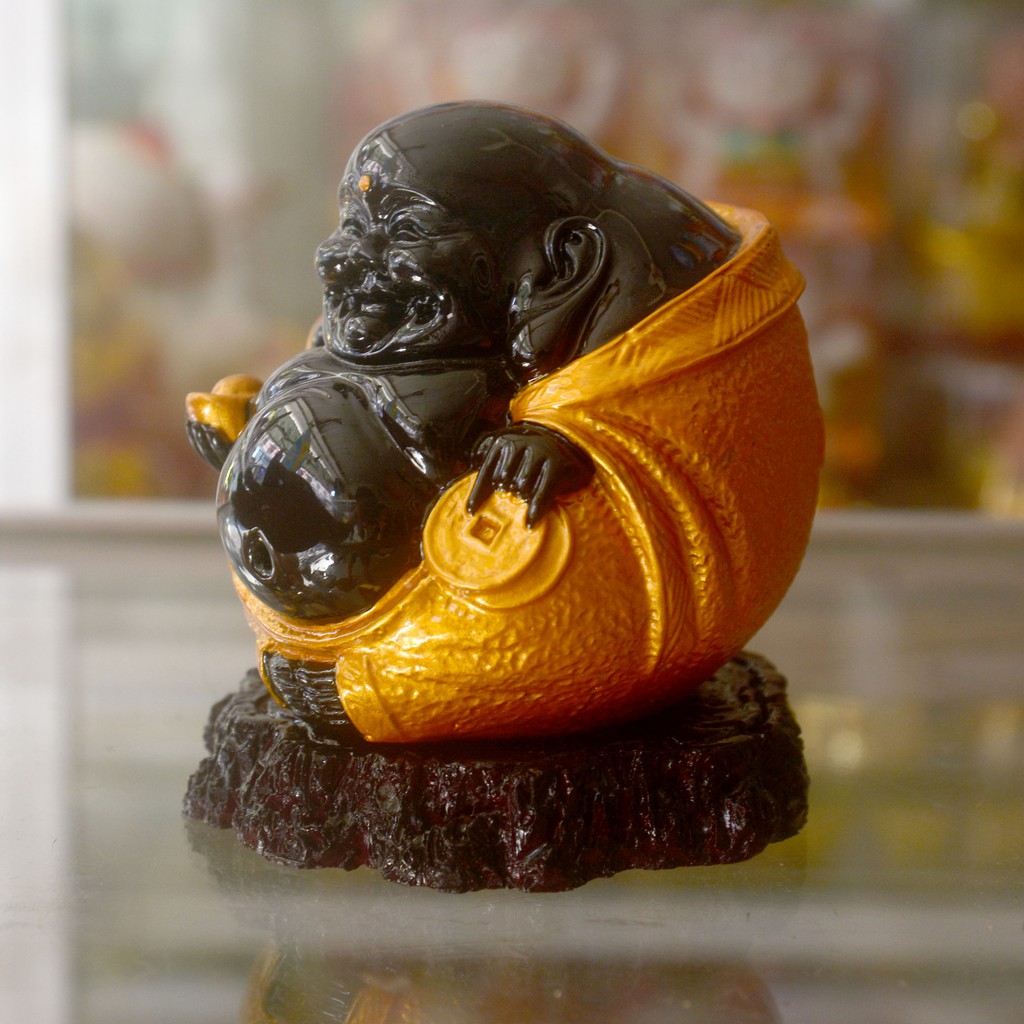 Tượng Ngài Di Lặc tròn đen