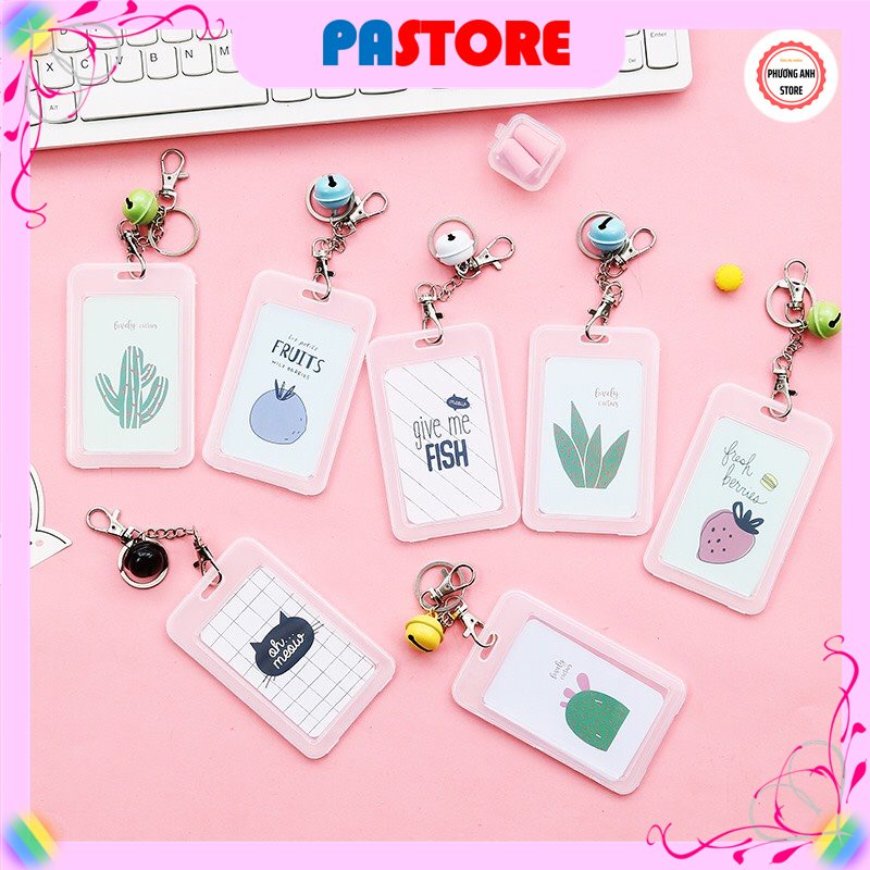 Thẻ đeo bảng tên, thẻ nhân viên, thẻ học sinh kèm móc khóa nhựa PVC trong suốt, bền, tiện dụng.