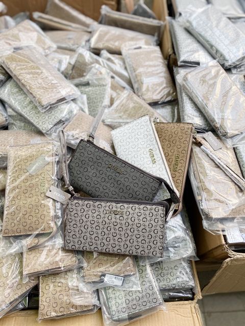 Ví gue.ss nữ 1 ngăn cầm tay