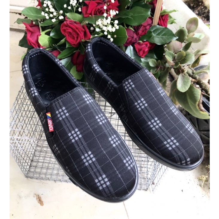 Giày lười vãi nam đẹp, họa tiết kẻ sọc, size từ 38 - 43,mẫu mới nhất hiện nay