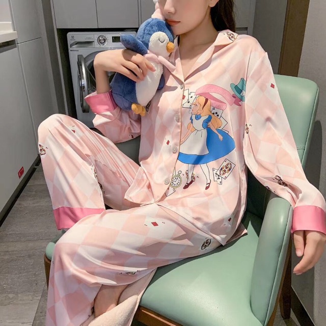 BỘ LỤA PIJAMA HOẠ TIẾT LÁ BÀI HỒNG BABY XINH