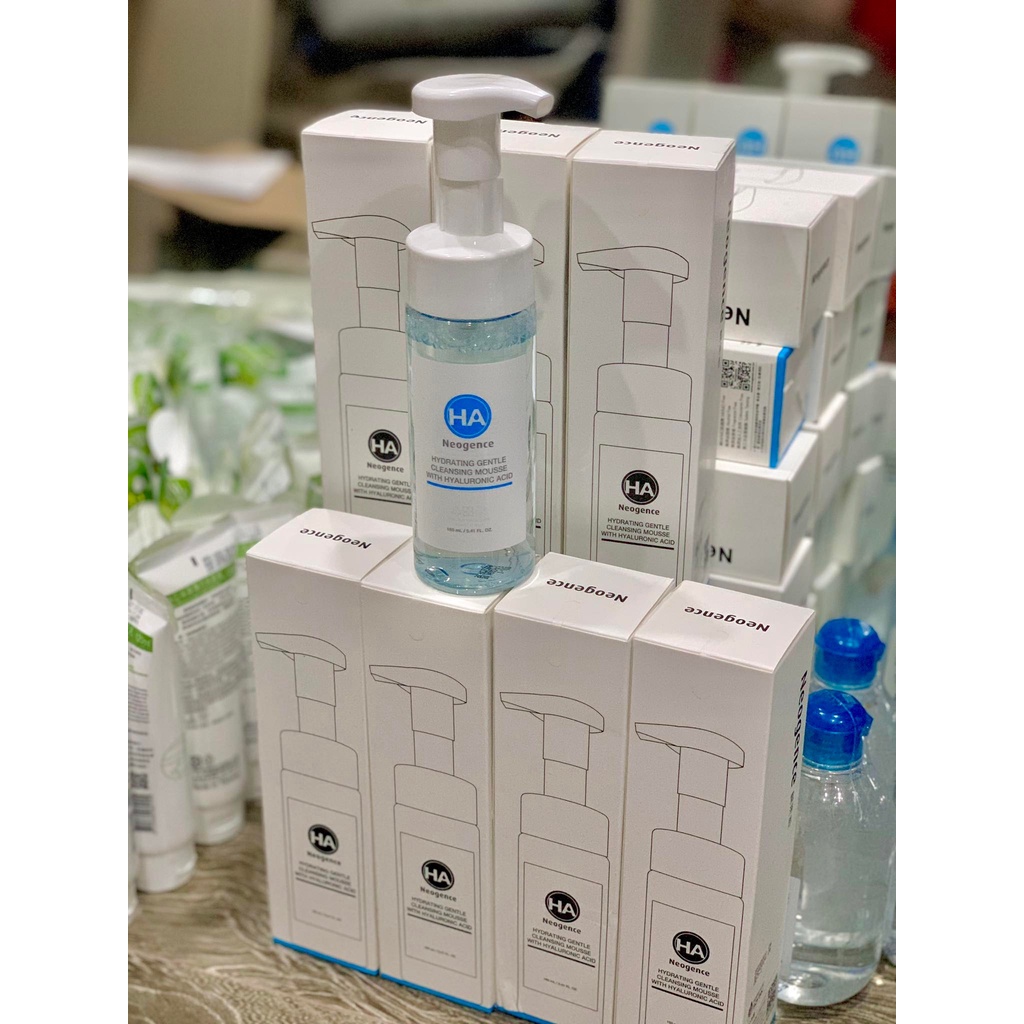 Sữa Rửa Mặt Dạng Bọt Neogence HA Hydrating Gentle Cleansing Mousse With Hyaluronic Acid 160ml Đài Loan