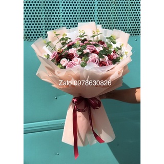 Bó hoa sáp thơm 50 bông phối màu & lá Mimosa