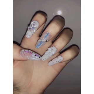 Móng giả thiết kế nơ và gấu