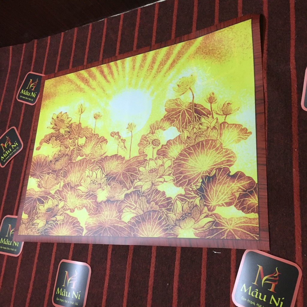 TRANH TRÚC CHỈ IN MÂU NI- kt 61cmx81cm - sen tia- dán phòng thờ, vách thờ, bàn thờ,..