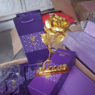 Hoa hồng mạ vàng