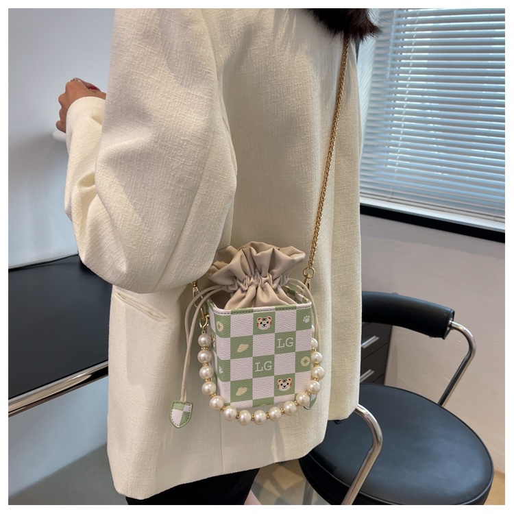 Túi xách hộp vuông rút chuỗi caro vuông