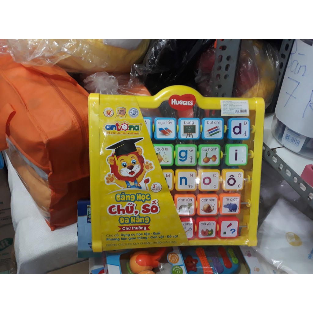 Bảng học chữ và số đa năng quà tặng từ Huggies