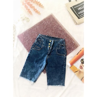 quần ngố đính ba hột nút