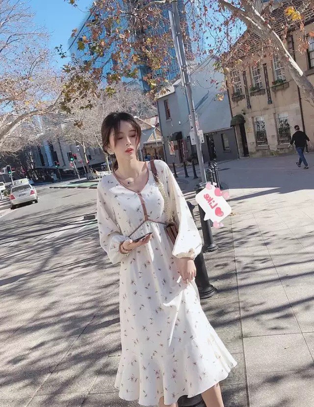 Đầm hoa cổ V tay dài phong cách đường phố Hàn Quốc size M-2XL | BigBuy360 - bigbuy360.vn