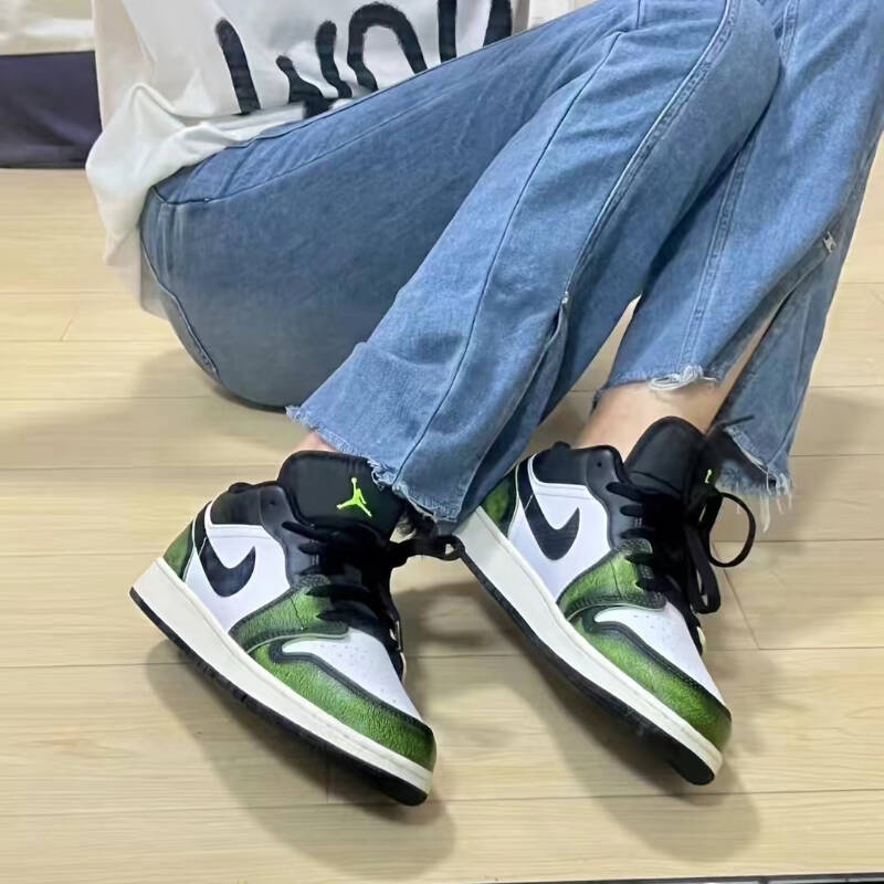 Giày Nike Air Jordan 1 Low SE GS 'Electric Green' chính hãng 100%