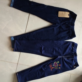 Quần jeans bé gái