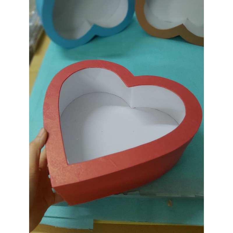 HỘP QUÀ TRÁI TIM NẮP KIẾNG#27CM