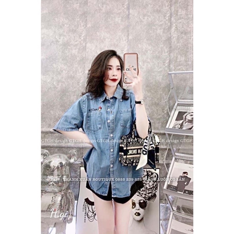 Áo sơ mi jean thêu mickey màu bò xanh cổ bẻ dáng thụng rộng cúc đồng bấm cá tính