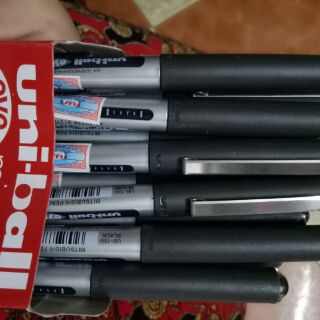 Hộp 12 chiếc bút kí