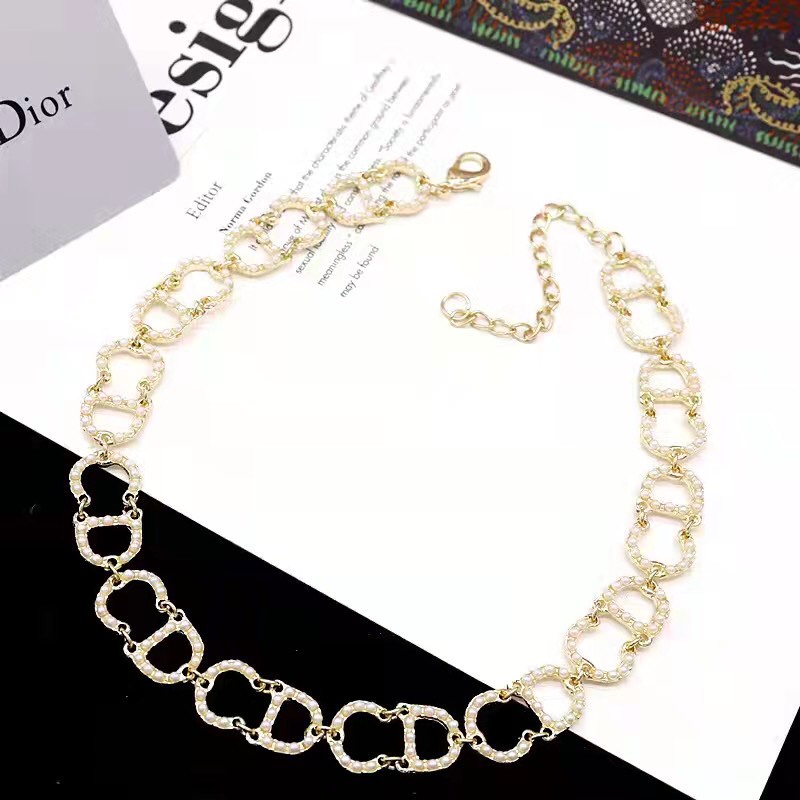 Vòng cổ chocker thương hiệu CD titan mạ vàng đính ngọc trai nhân tạo VCH28