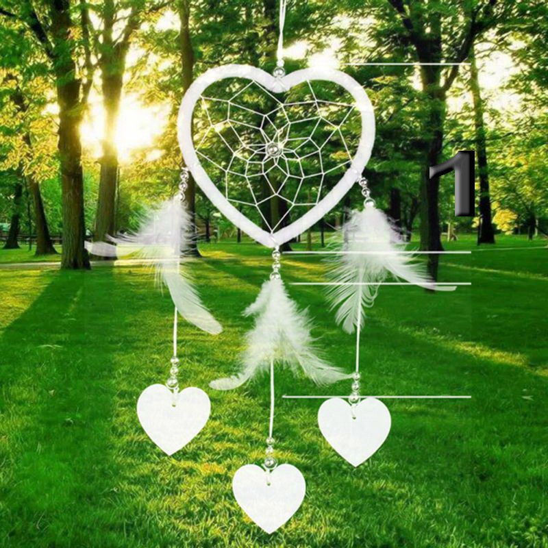 Dreamcatcher họa tiết trái tim phối lông vũ
