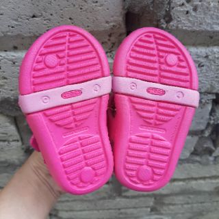 sandal bé auth size 6-9 tháng thanh lý