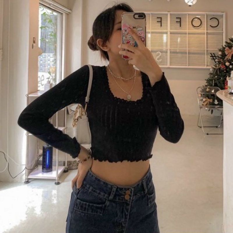 Áo croptop tay dài viền bèo xinh xắn