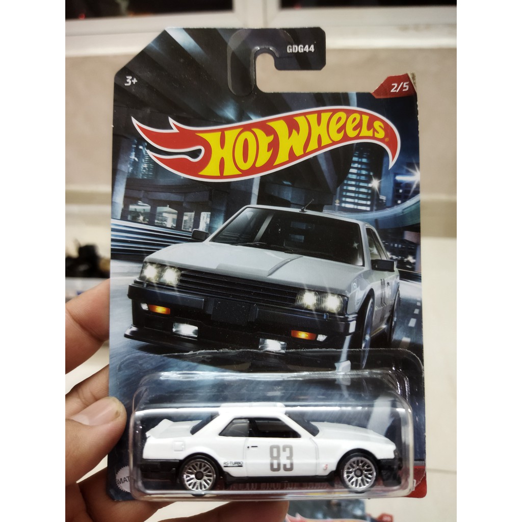 Xe Mô Hình Chính Hãng HotWheels - Nissan Skyline 2000 Turbo RS (KDR30)