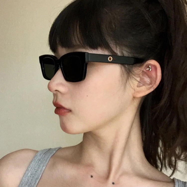 【HENGHA】【Hàng Có Sẵn】Kính Râm Cổ Điển Thiết Kế Thời Trang Chống Tia UV400 Bảo Vệ Mắt Khỏi Tia UV400