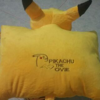 Gối xe máy hình pikachu cho bé