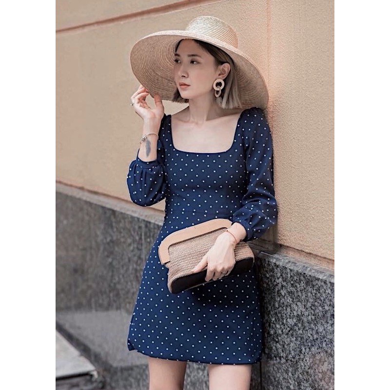 Đầm bi xanh cổ vuông