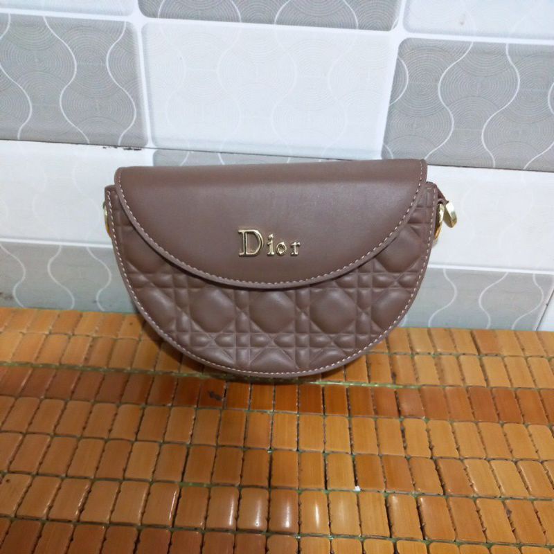 Túi xách Dior bầu đeo chéo đeo vai cực xịn mà chất lượng cao