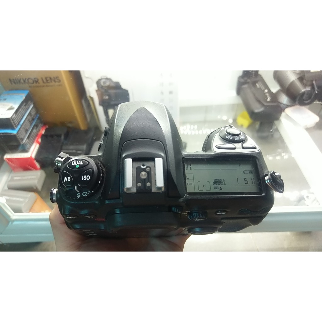 Máy Ảnh ống kính rời kĩ thuật số Nikon D200 . | BigBuy360 - bigbuy360.vn