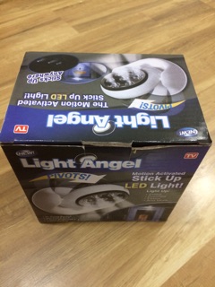 ĐÈN CẢM ỨNG LIGHT ANGEL XOAY 360 ĐỘ