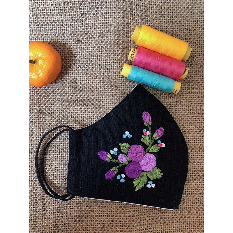 Khẩu trang thêu handmade
