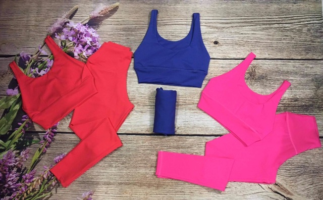 Bộ croptop cổ U tập Gym yoga