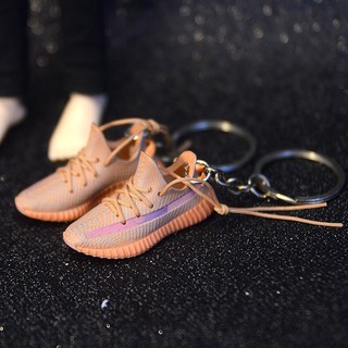 Móc khóa giày sneaker 3D  Yeezy Boost 350 V2 - 1 chiếc