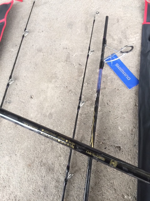 Cần 2 khúc Shimano Tiger shar 3m chuyên săn hàng khủng