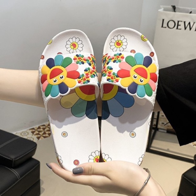 Dép hoa mặt cười màu sắc rực rở | BigBuy360 - bigbuy360.vn
