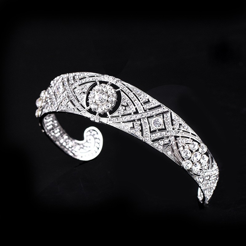 Vương miện cài tóc kiểu dáng thời trang xinh xắn cho cô dâu