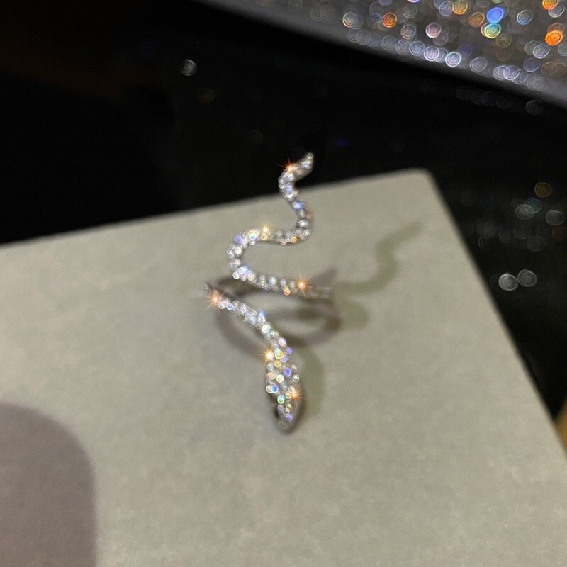 Nhẫn Hở Đính Đá có thể điều chỉnh size phong cách sang trọng