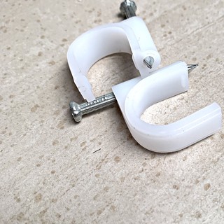 300 Móc 16mm - Móc đóng ống dây điện - Giá 93,000 đồng